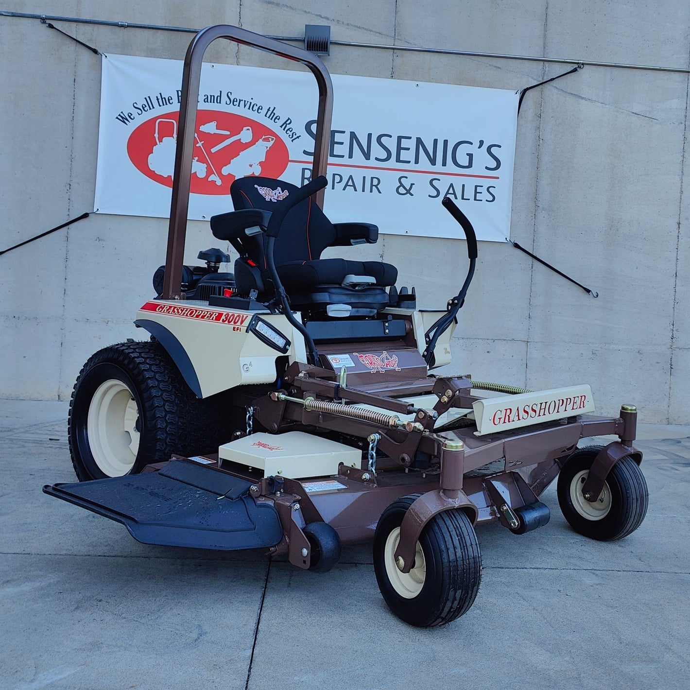 61" 328G4 Zero Turn Mower w/ 28hp Vanguard EFI Engine