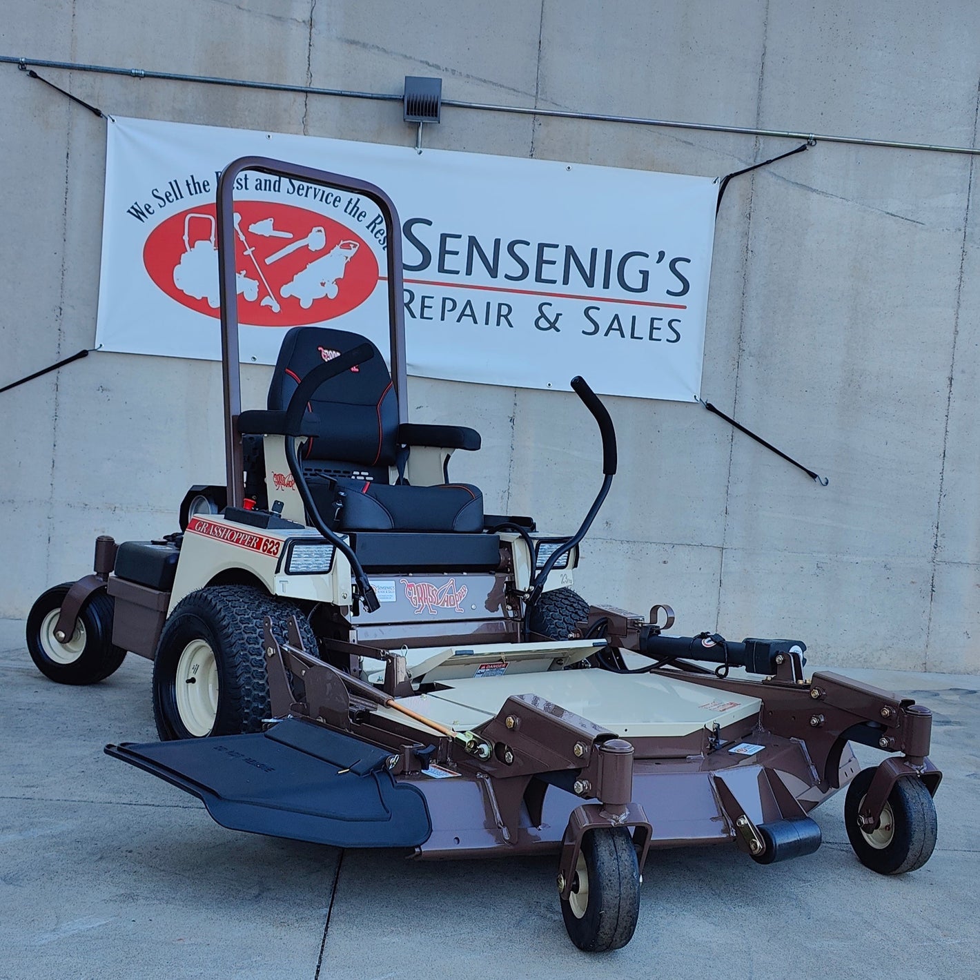 52" 623T Zero Turn Mower w/ a 23hp Kohler Engine